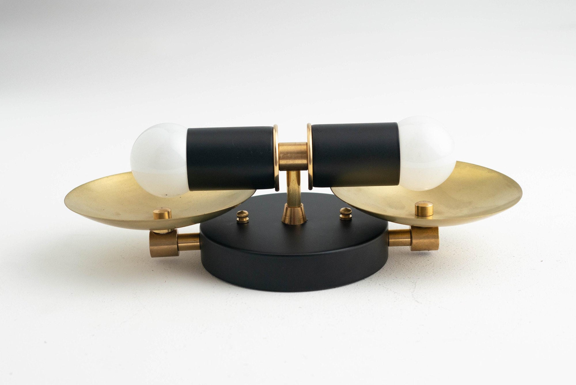 VANITY LIGHT MODEL NO. 5844