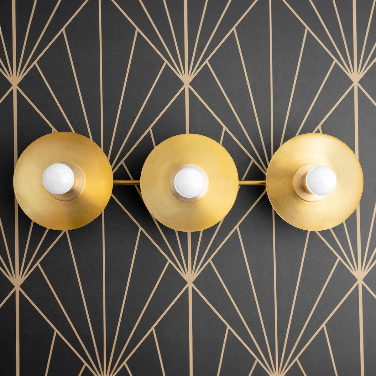 VANITY LIGHT MODEL NO. 2681