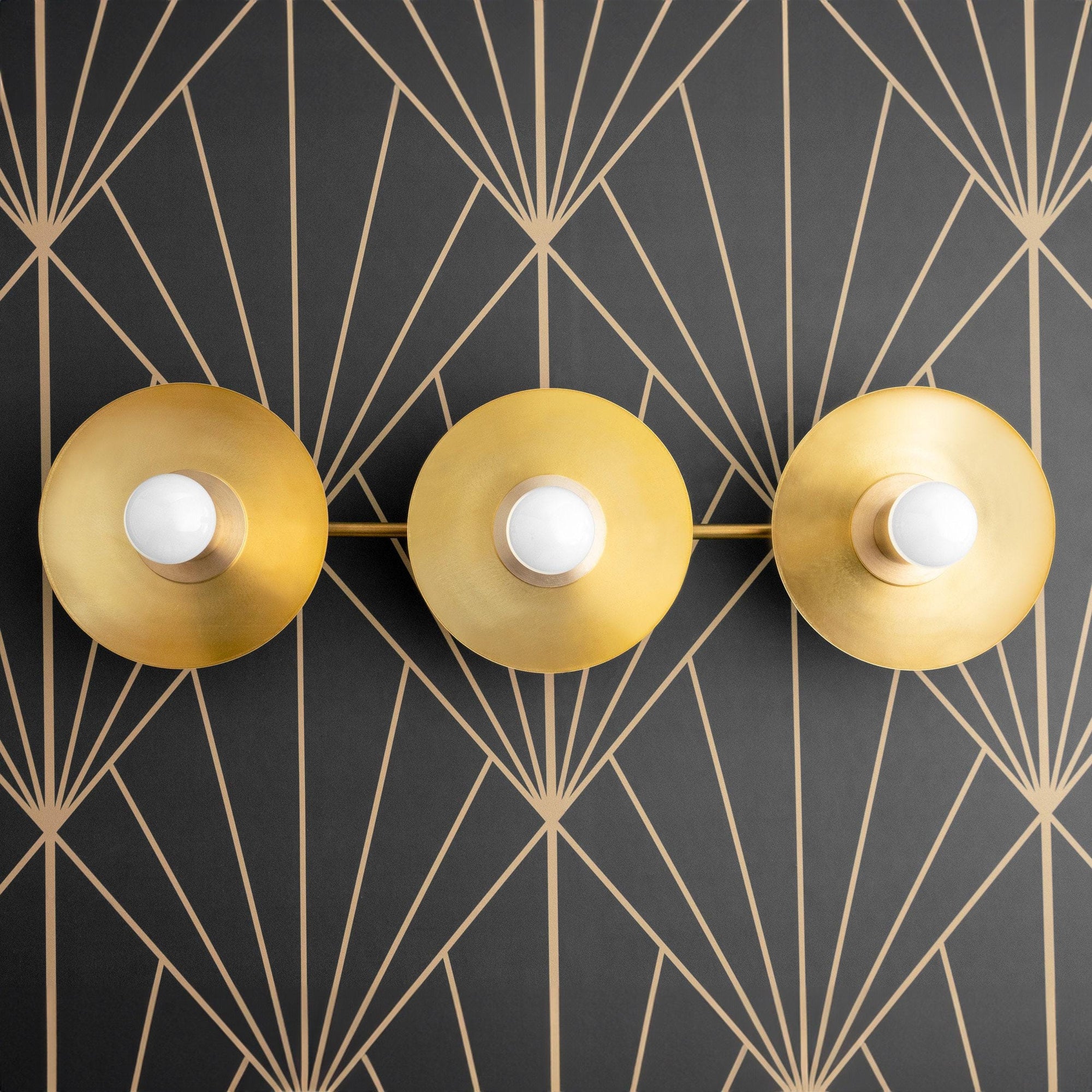 VANITY LIGHT MODEL NO. 2681