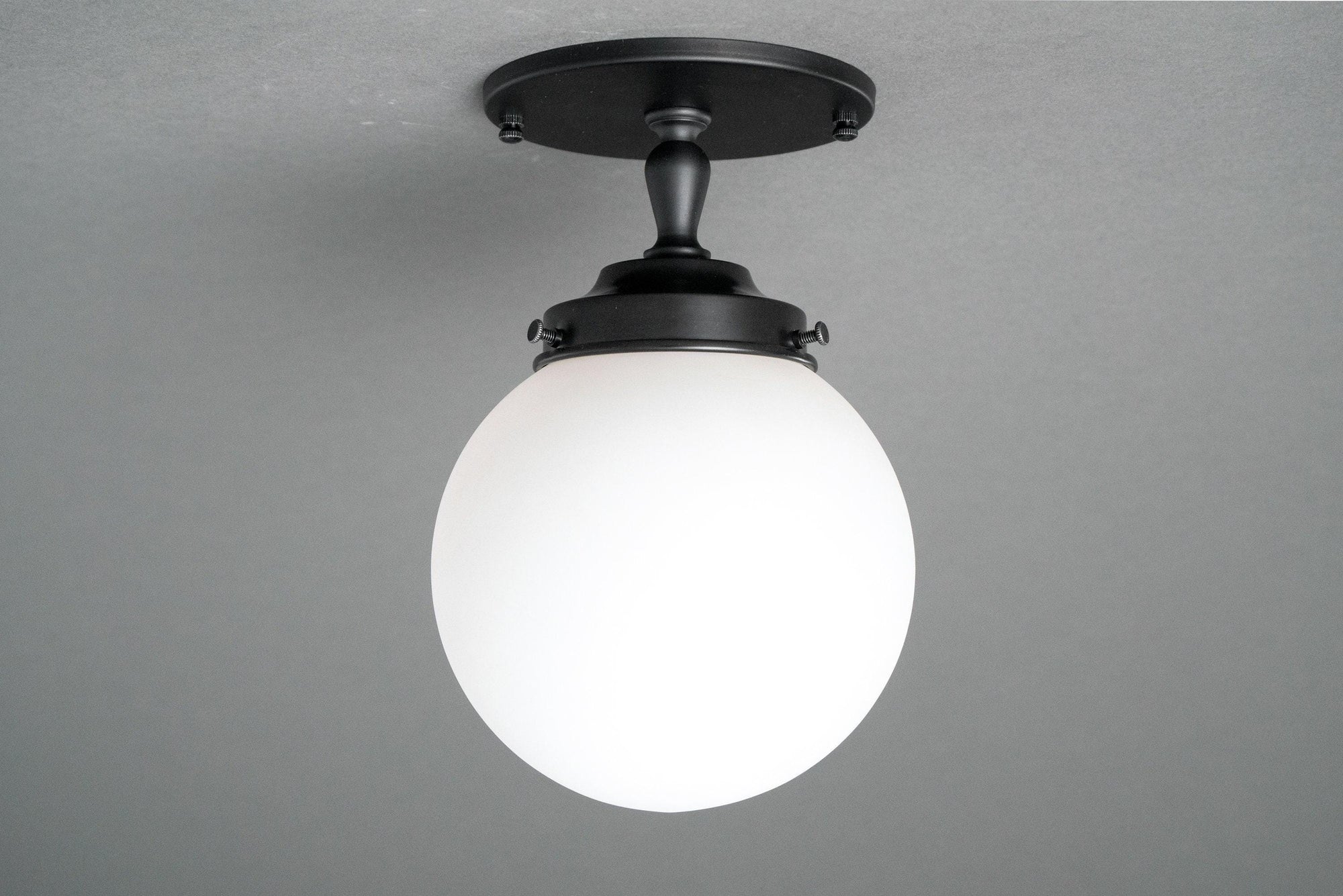 CEILING LIGHT MODEL NO. 0220