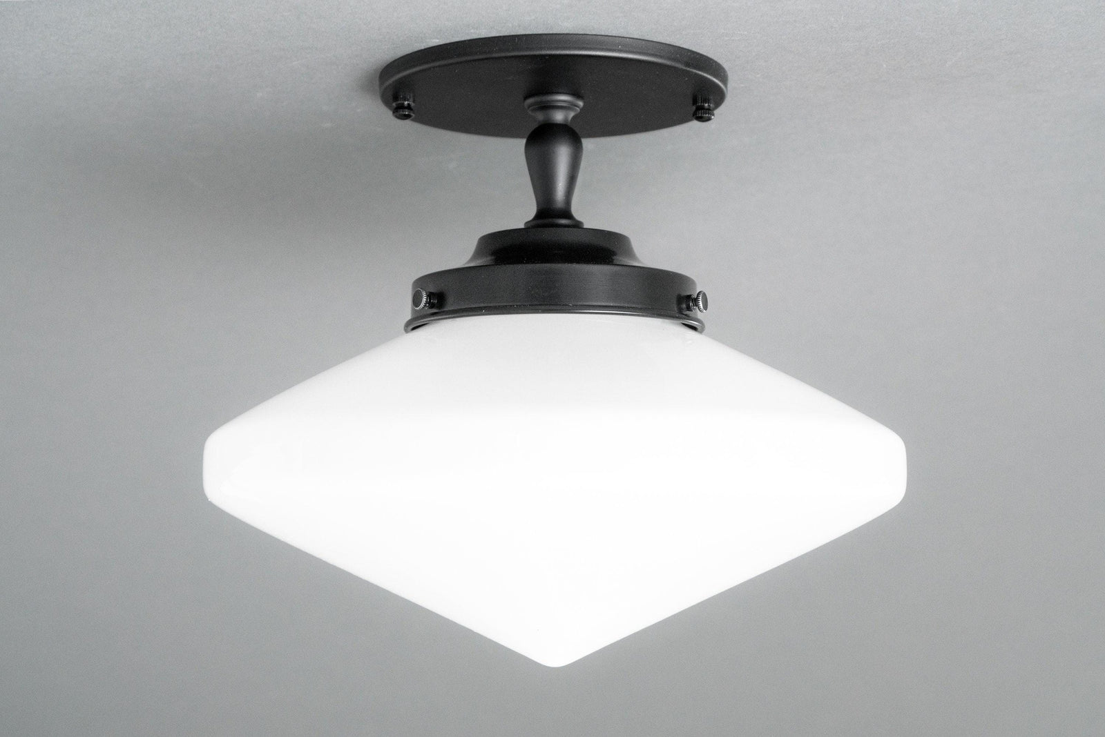 CEILING LIGHT MODEL NO. 0041