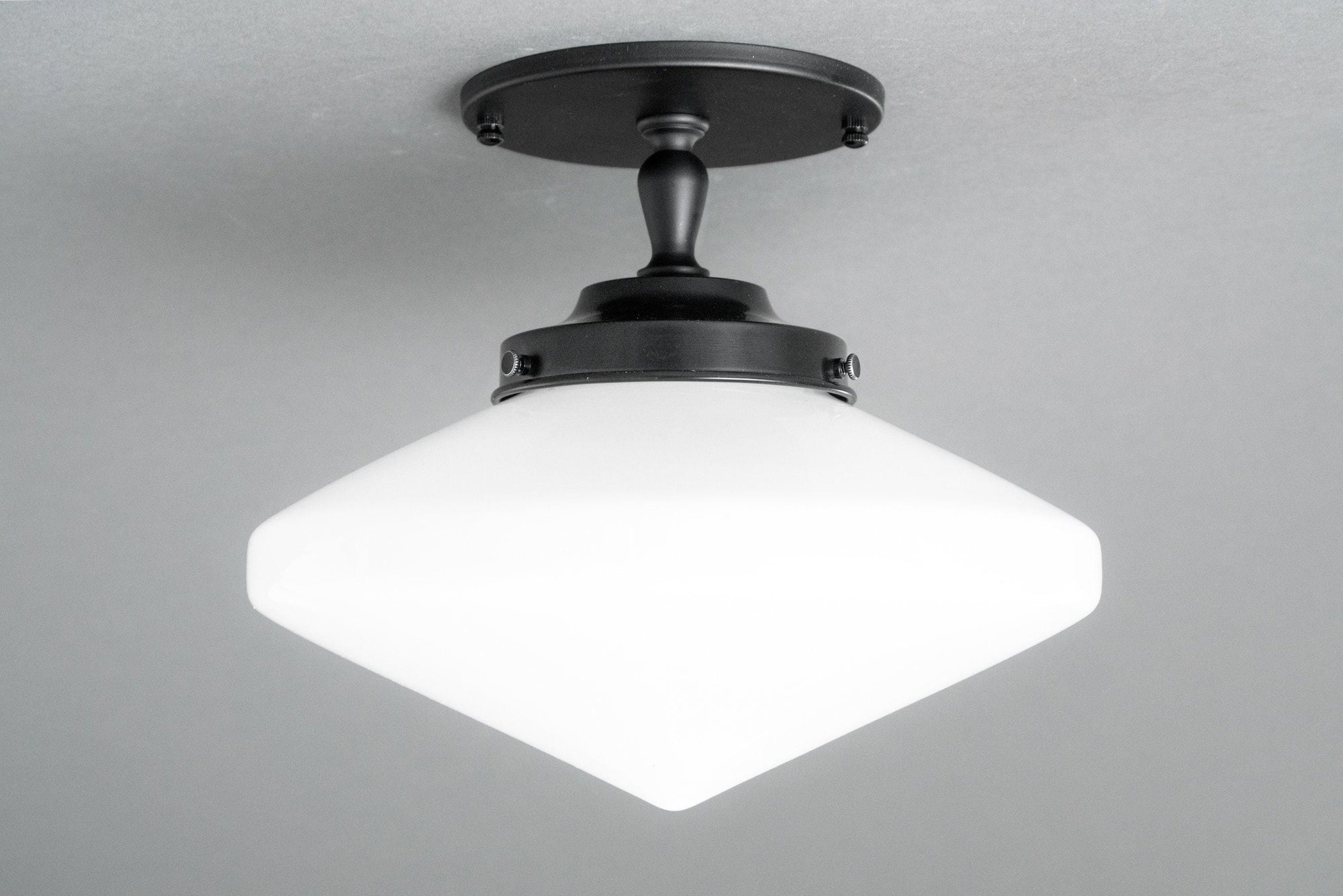 CEILING LIGHT MODEL NO. 0041