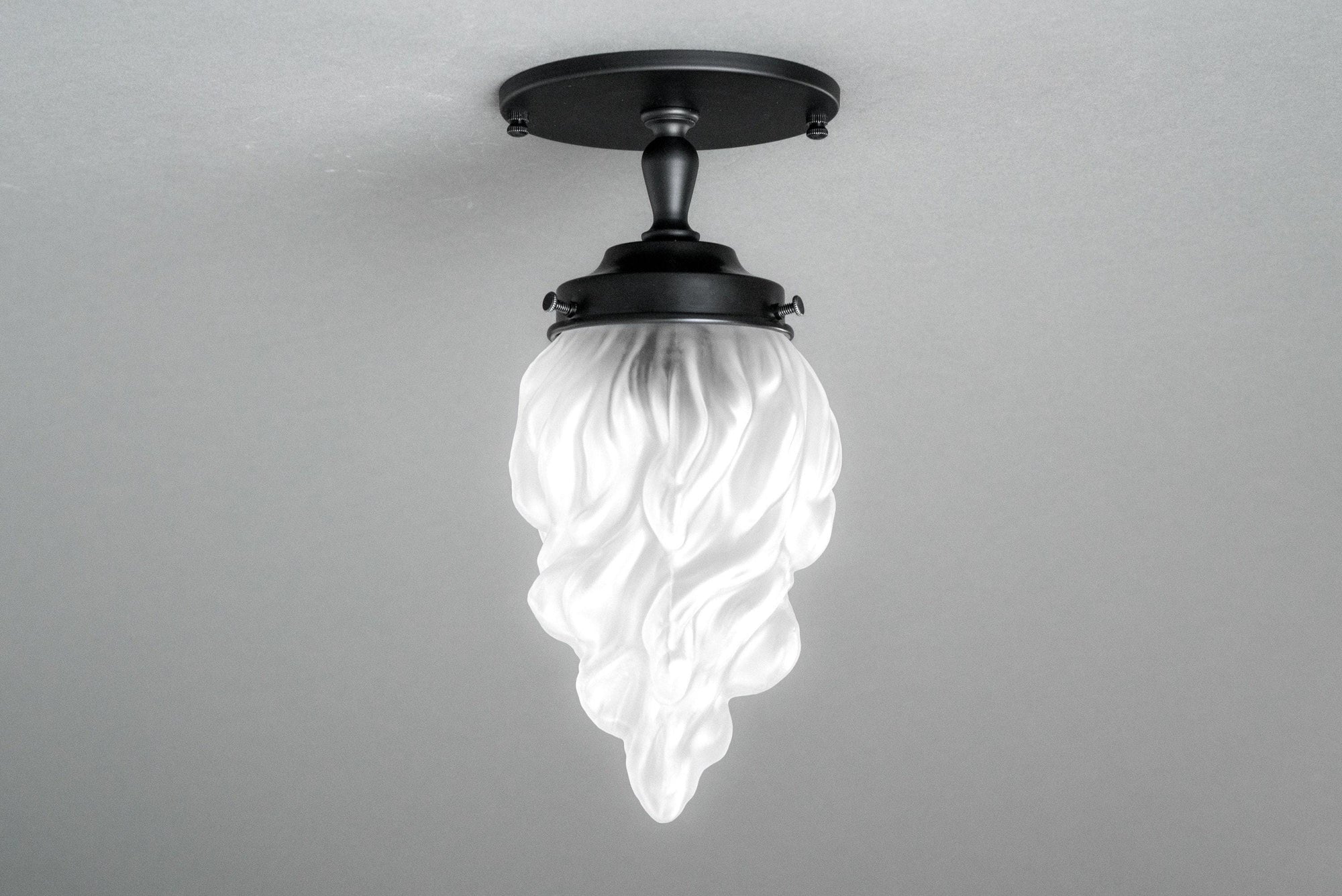 CEILING LIGHT MODEL NO. 6131