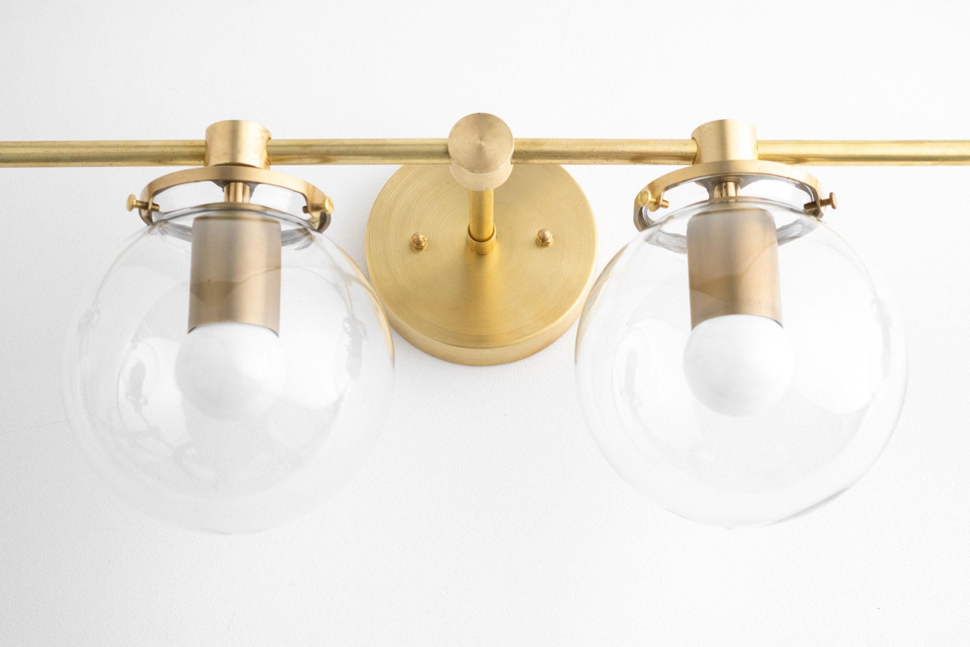 VANITY LIGHT MODEL NO. 8331