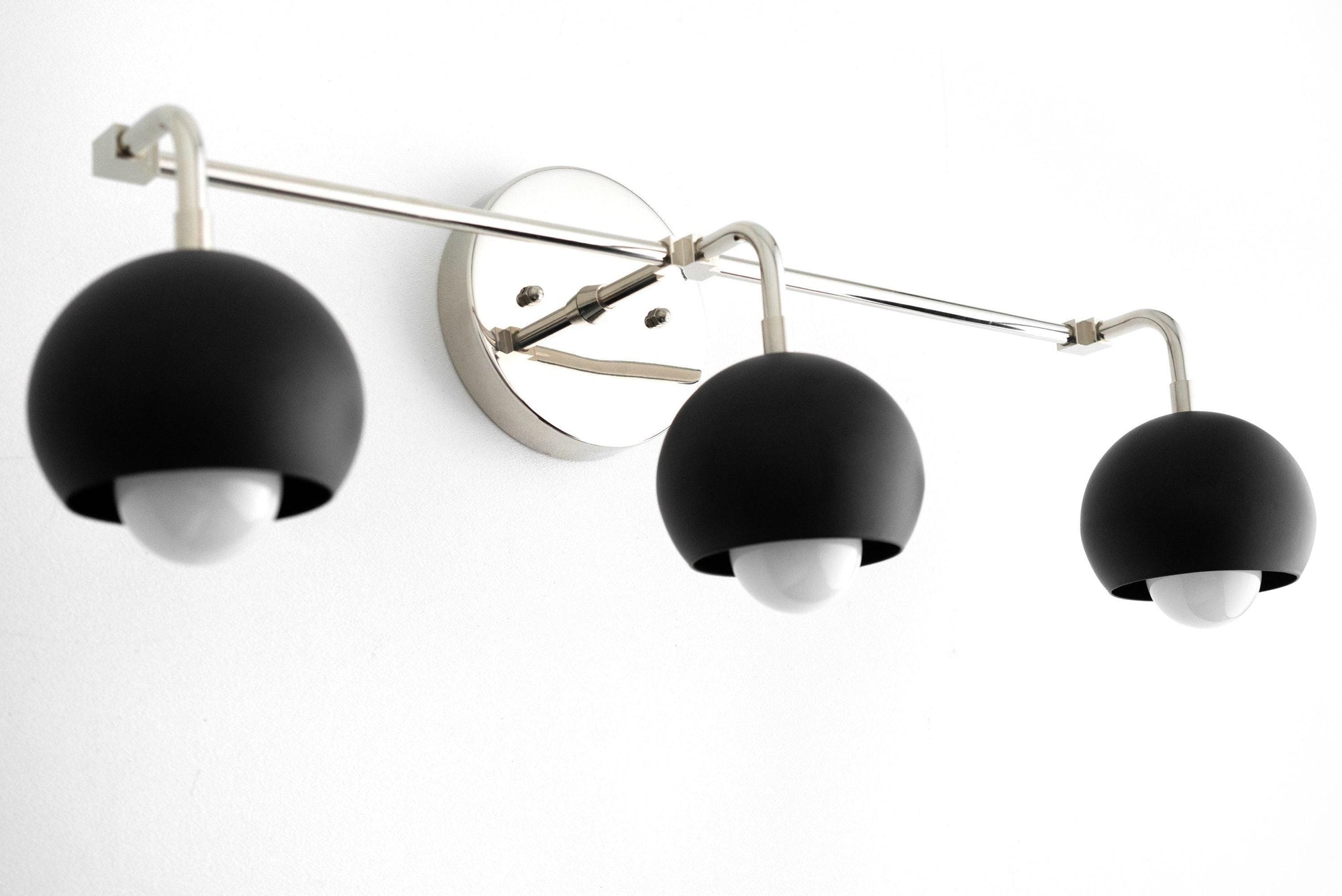 VANITY LIGHT MODEL NO. 0252