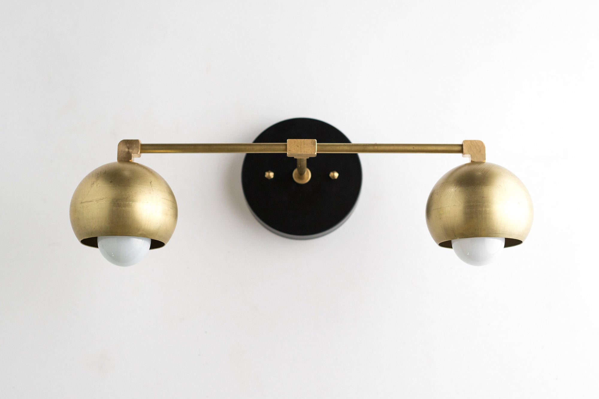 VANITY LIGHT MODEL NO. 5469