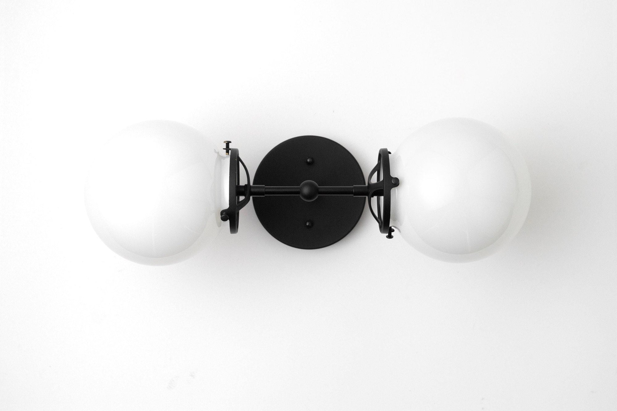 VANITY LIGHT MODEL NO. 7776