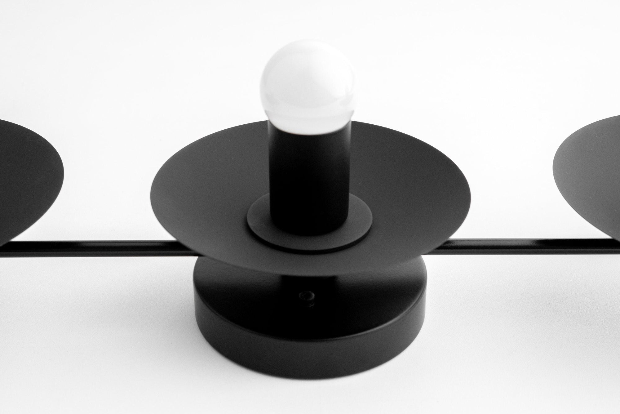 VANITY LIGHT MODEL NO. 2681