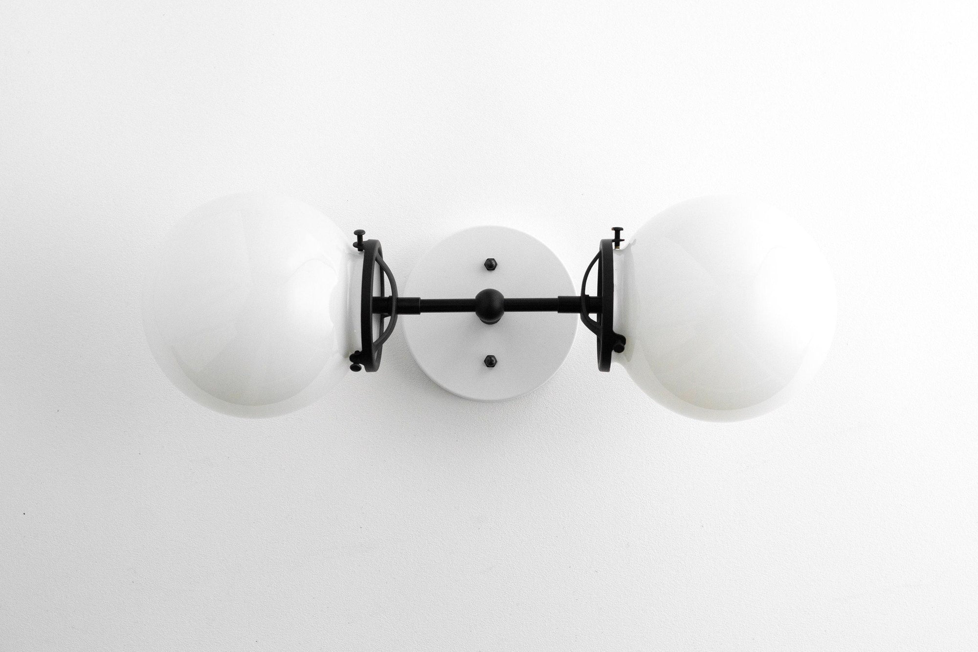 VANITY LIGHT MODEL NO. 7776