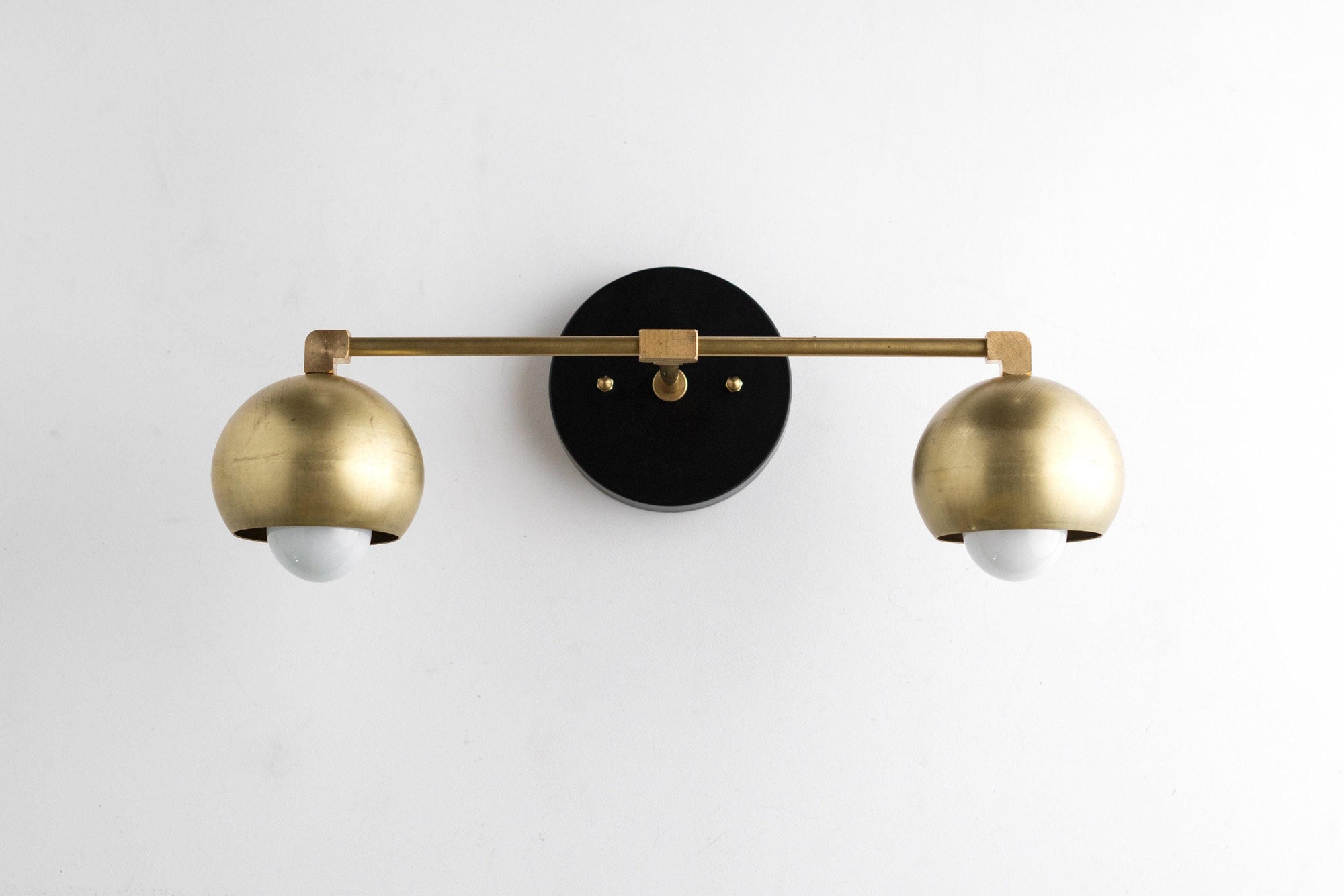 VANITY LIGHT MODEL NO. 5469