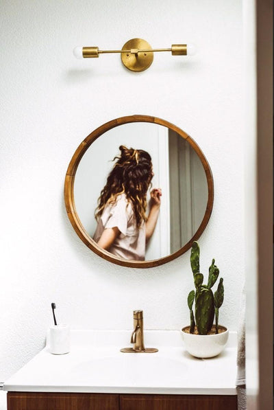 VANITY LIGHT MODEL NO. 5563