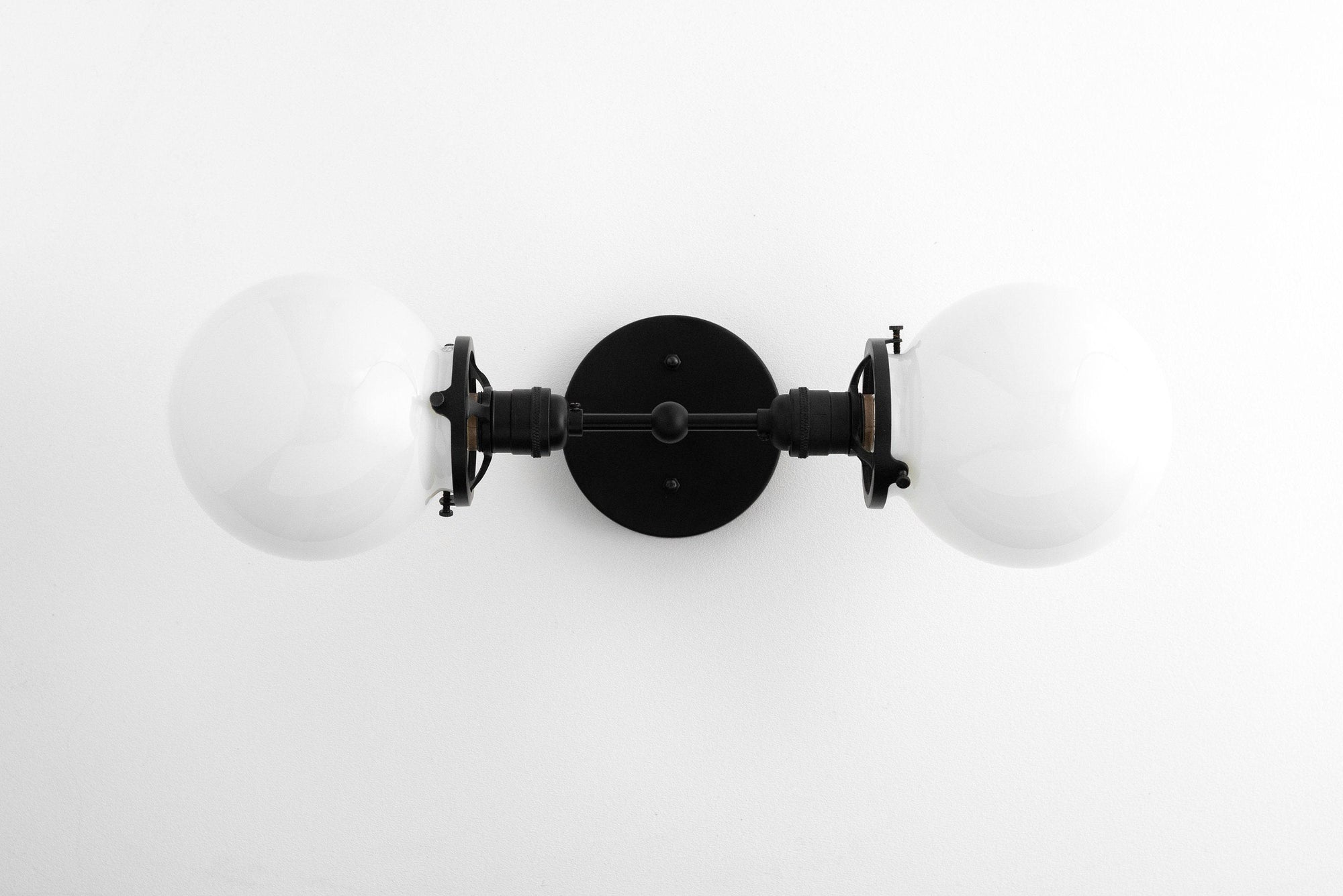 VANITY LIGHT MODEL NO. 9543