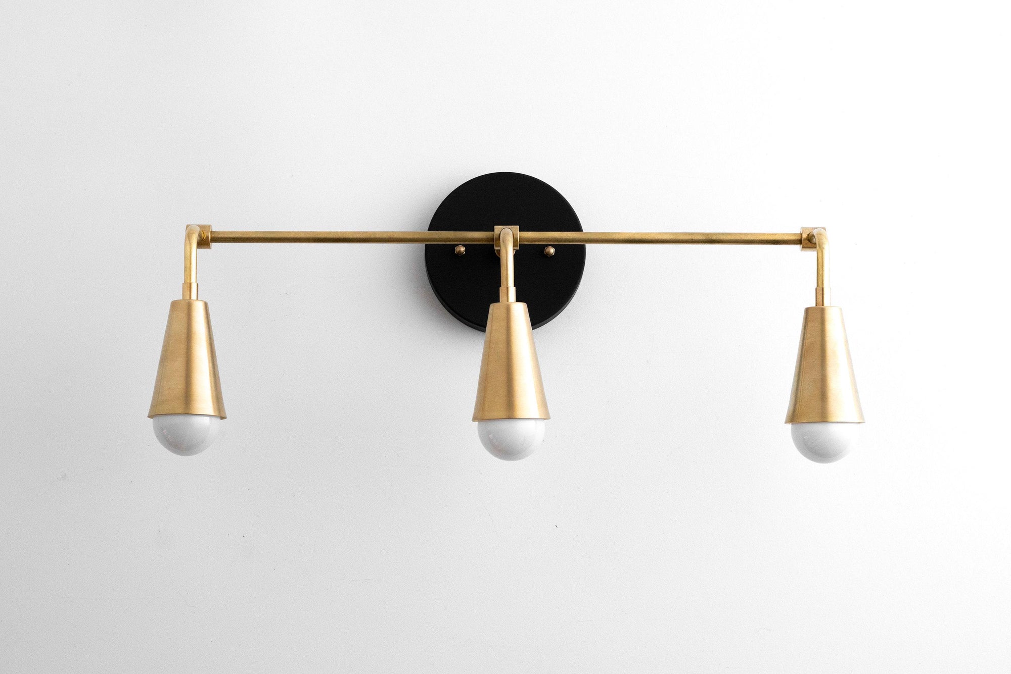 VANITY LIGHT MODEL NO. 3970