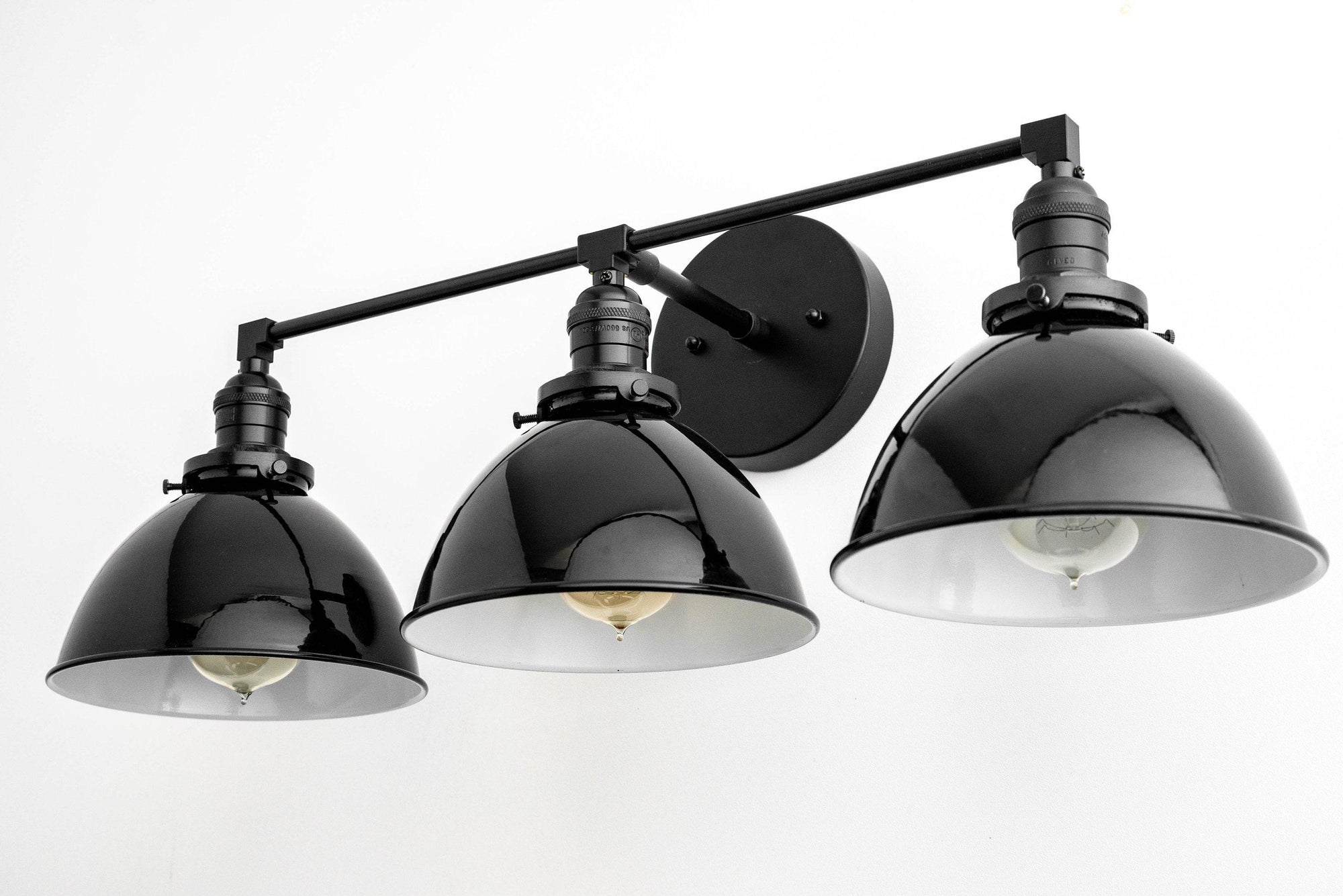 VANITY LIGHT MODEL NO. 6225