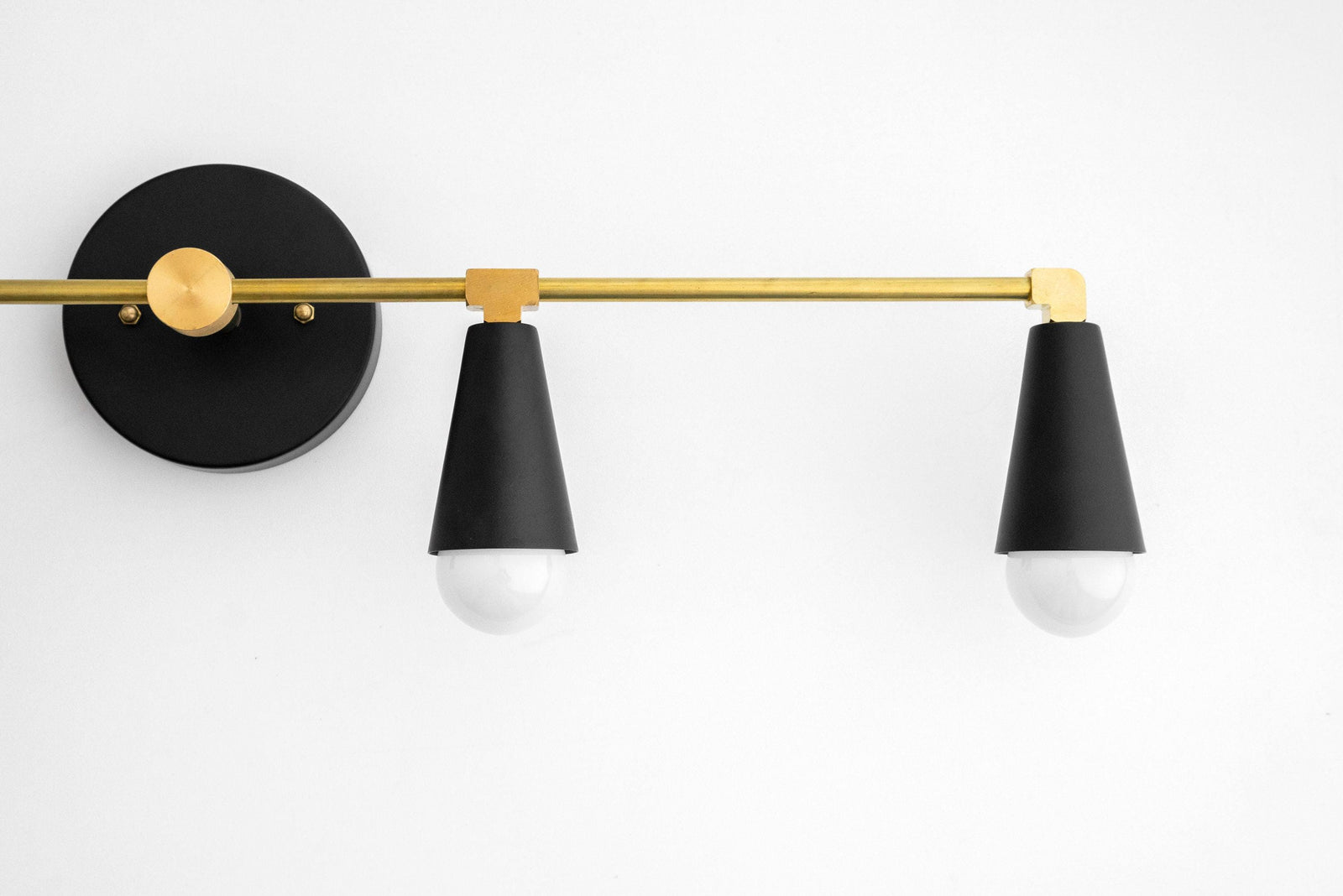 VANITY LIGHT MODEL NO. 5773