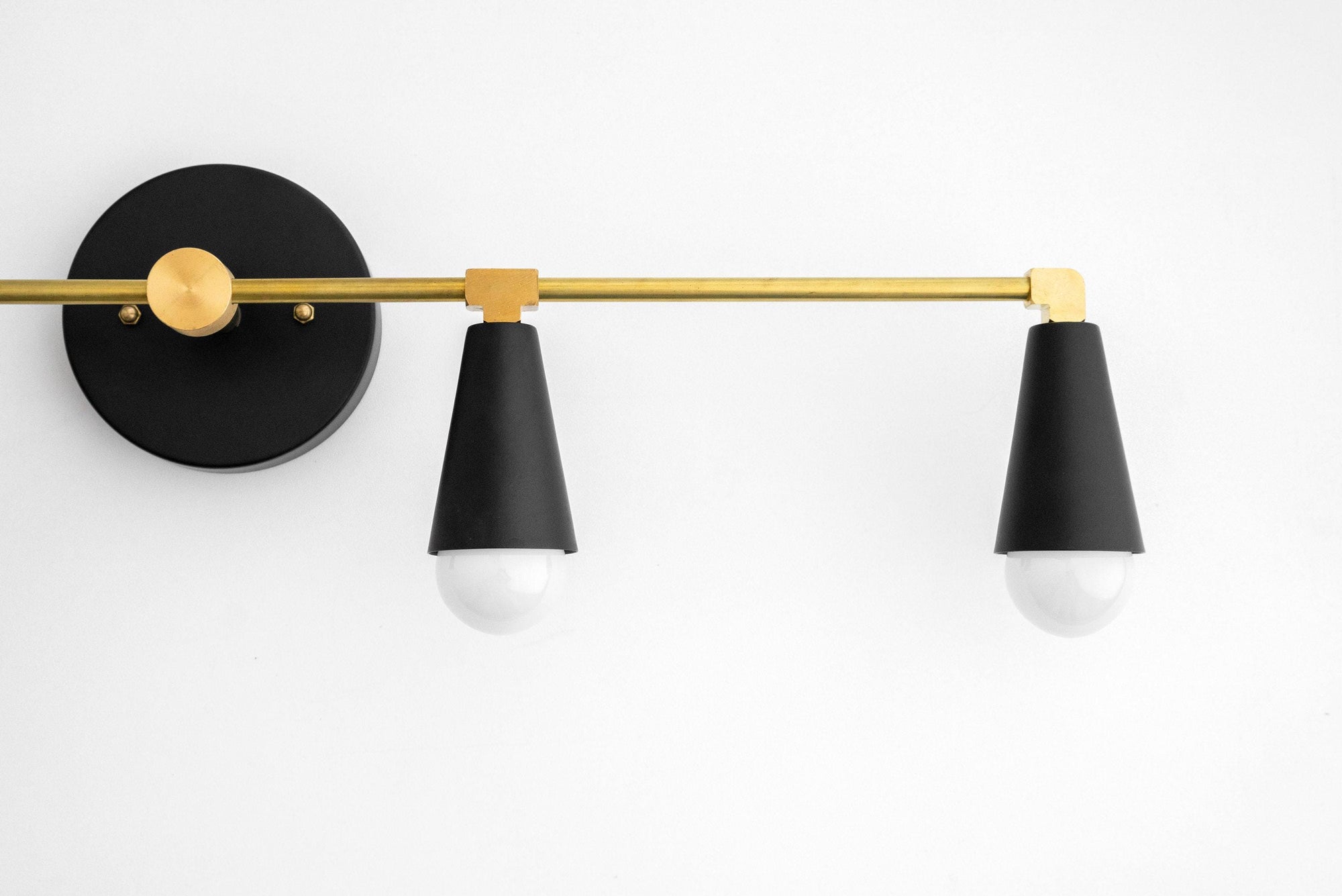 VANITY LIGHT MODEL NO. 5773