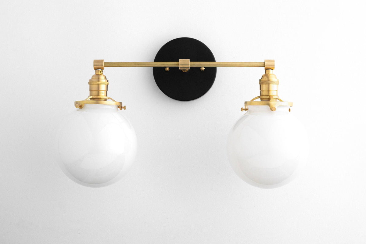 VANITY LIGHT MODEL NO. 8207