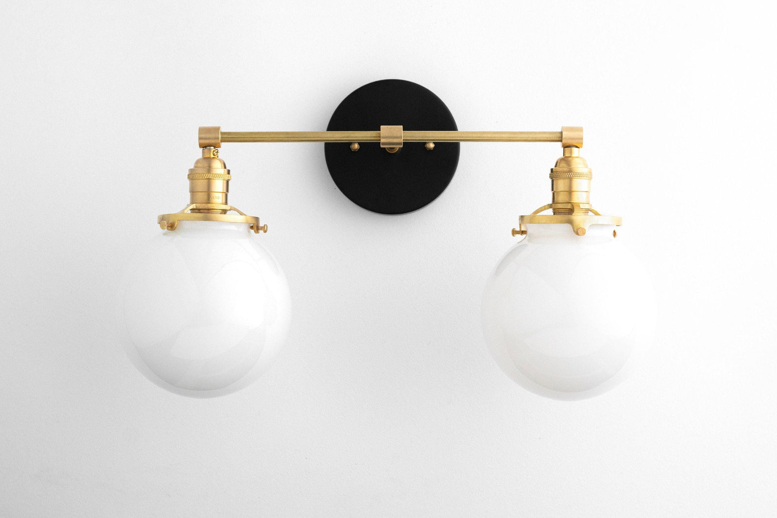 VANITY LIGHT MODEL NO. 8207