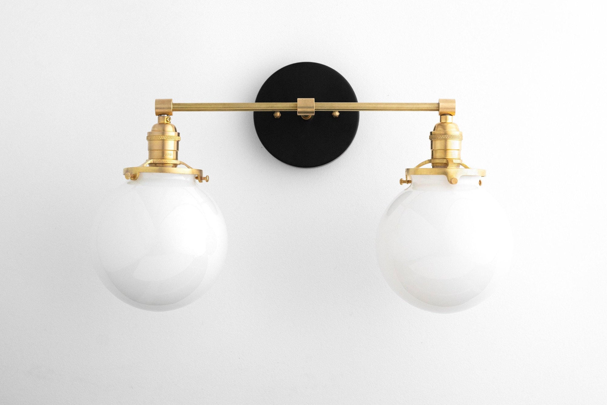 VANITY LIGHT MODEL NO. 8207