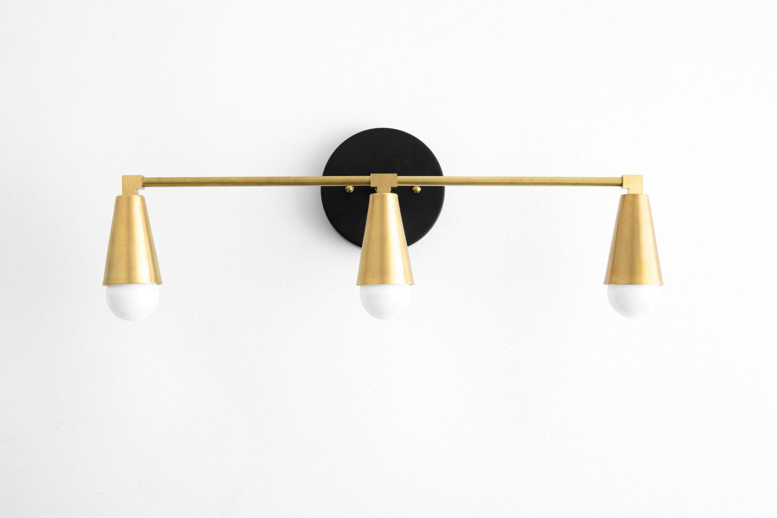 VANITY LIGHT MODEL NO. 9945