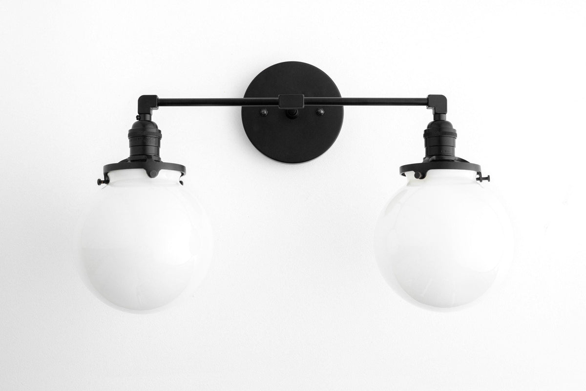 VANITY LIGHT MODEL NO. 8207