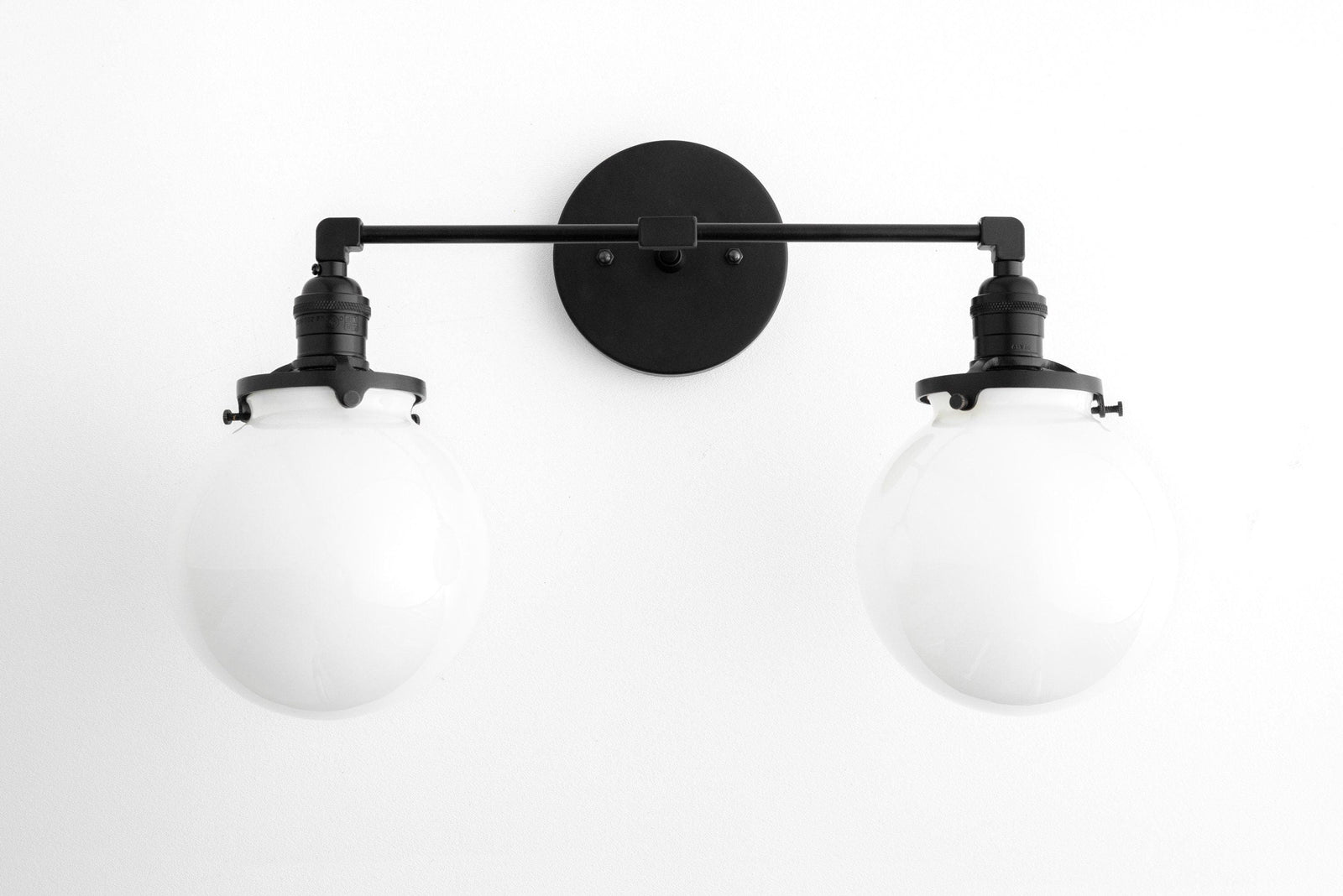 VANITY LIGHT MODEL NO. 8207