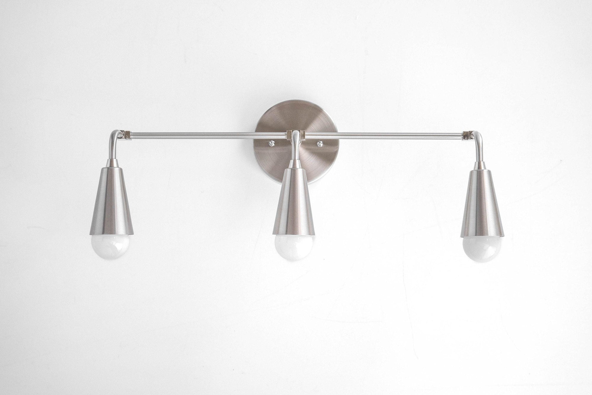 VANITY LIGHT MODEL NO. 3970