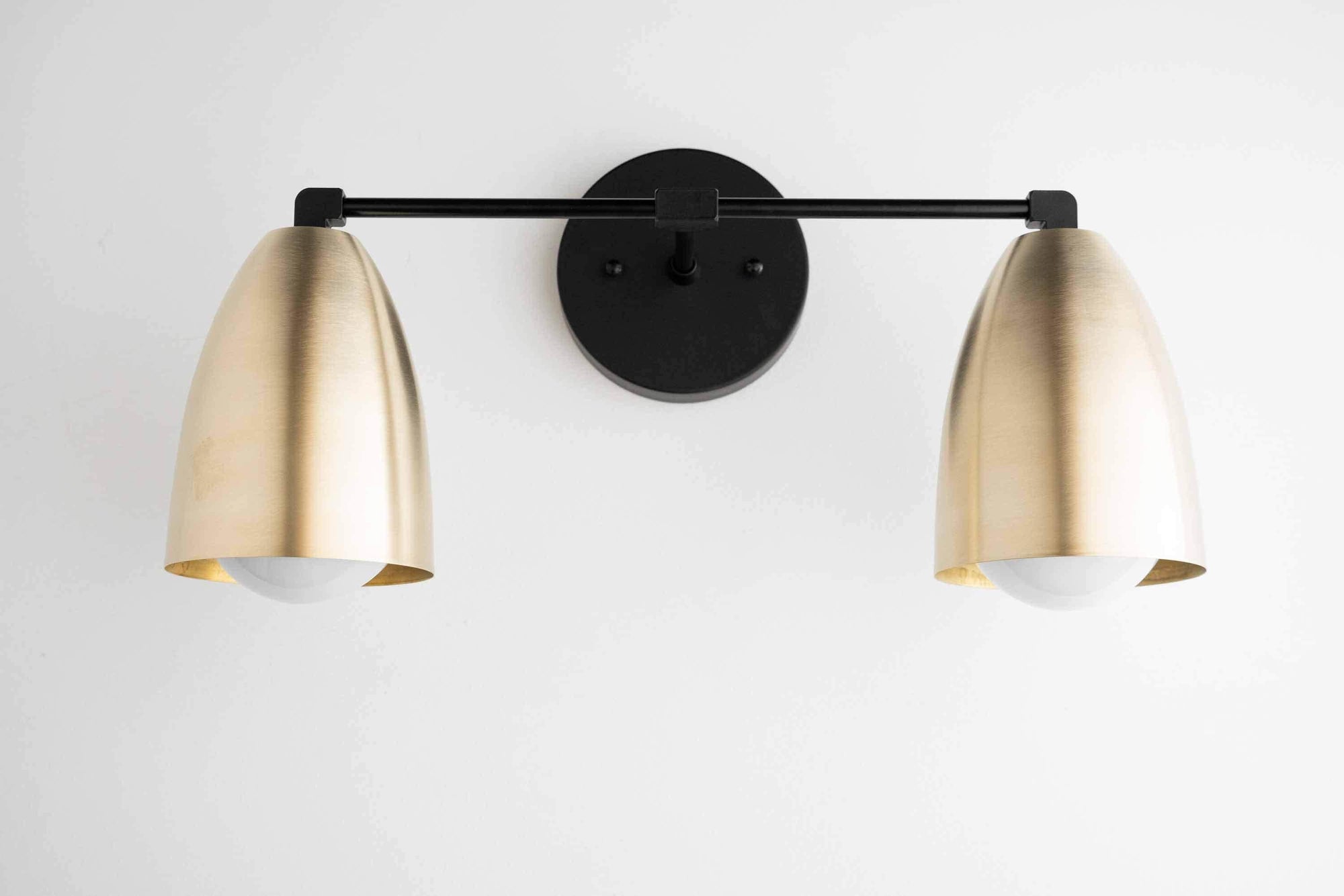 VANITY LIGHT MODEL NO. 8289