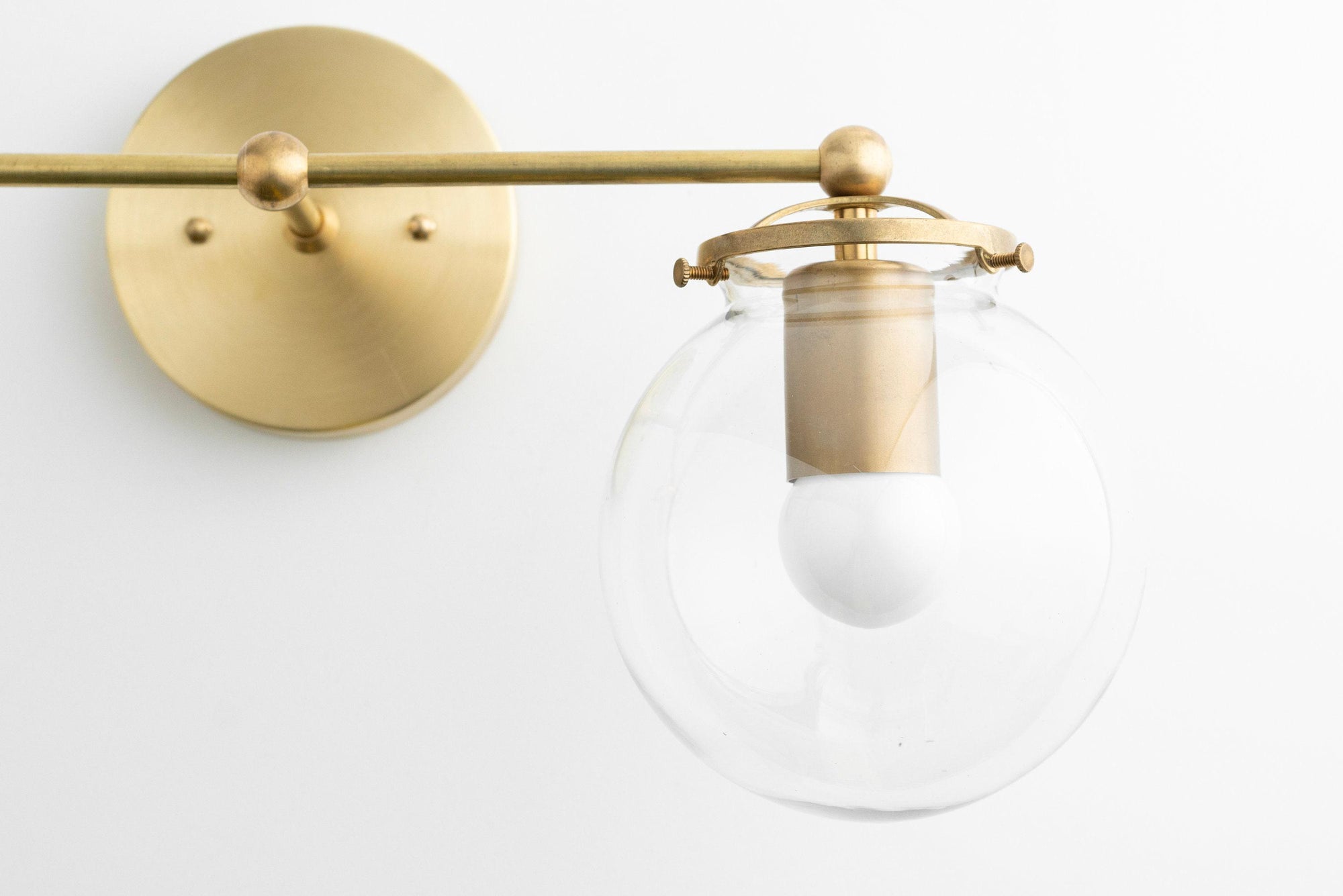 VANITY LIGHT MODEL NO. 0584