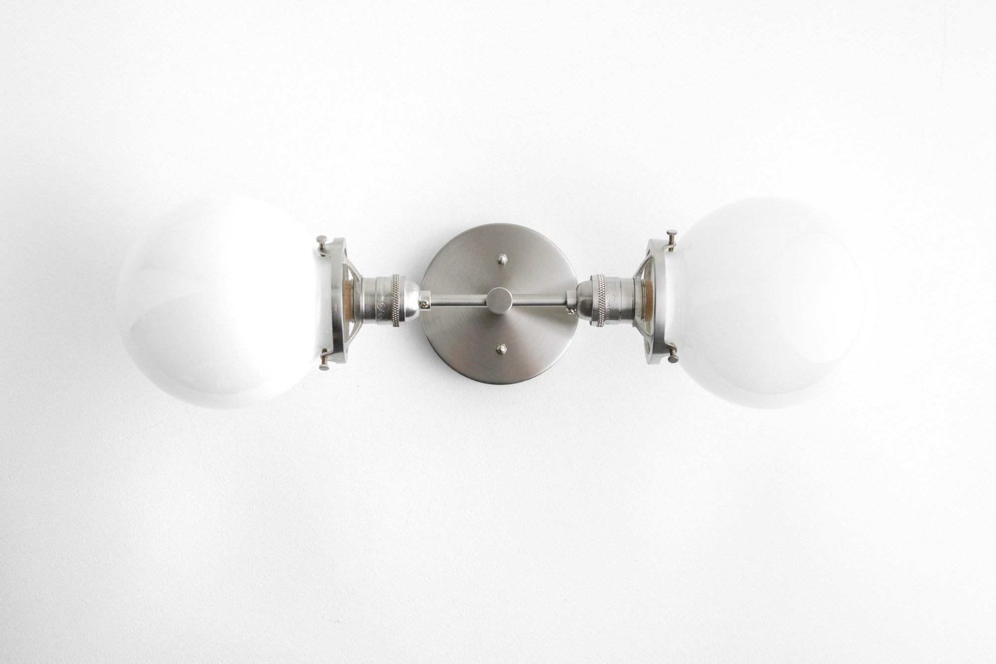 VANITY LIGHT MODEL NO. 9543