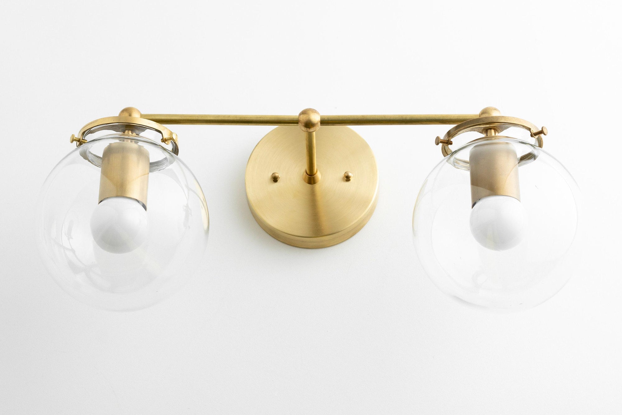 VANITY LIGHT MODEL NO. 0584