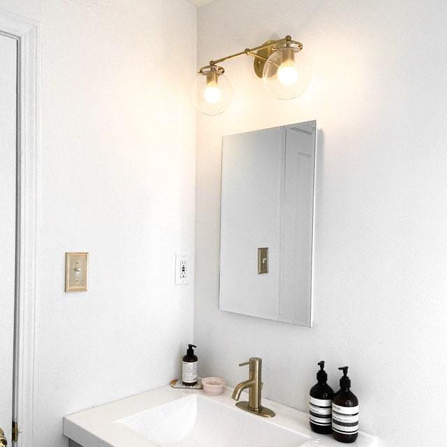 VANITY LIGHT MODEL NO. 0584