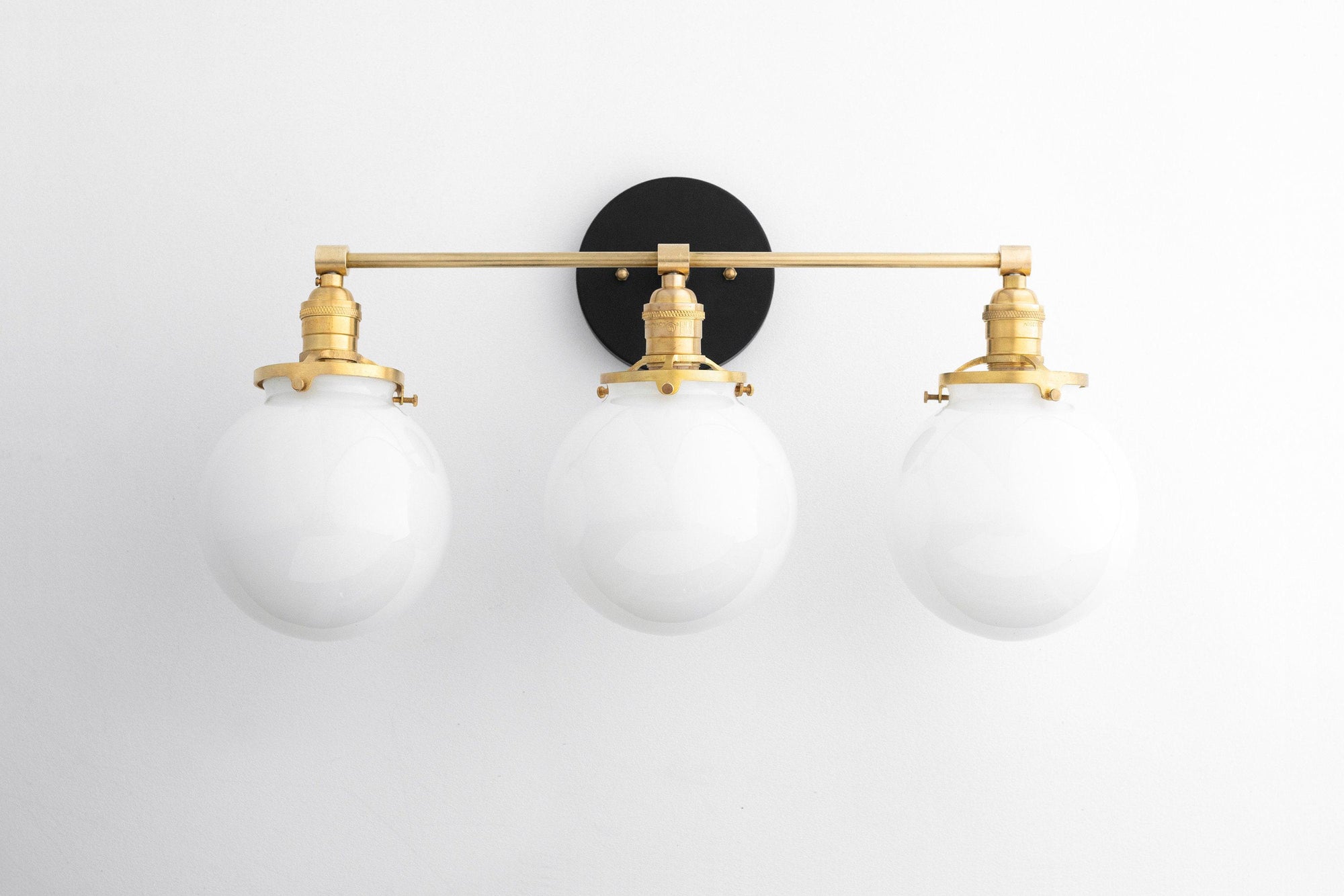 VANITY LIGHT MODEL NO. 4111