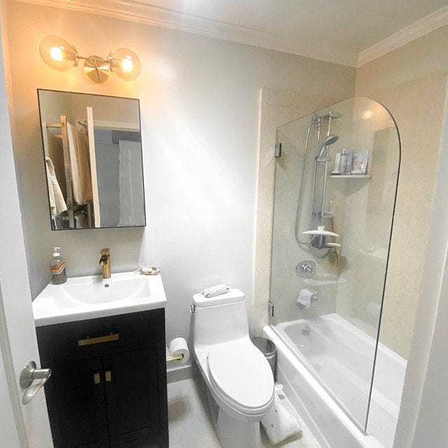 VANITY LIGHT MODEL NO. 8983