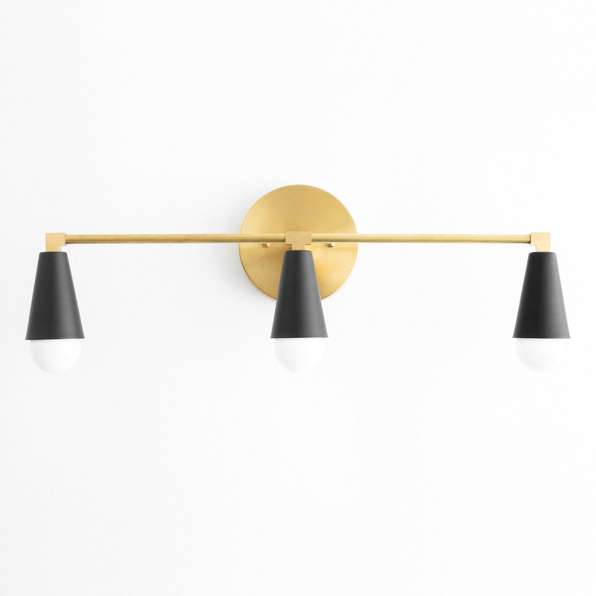 VANITY LIGHT MODEL NO. 9945