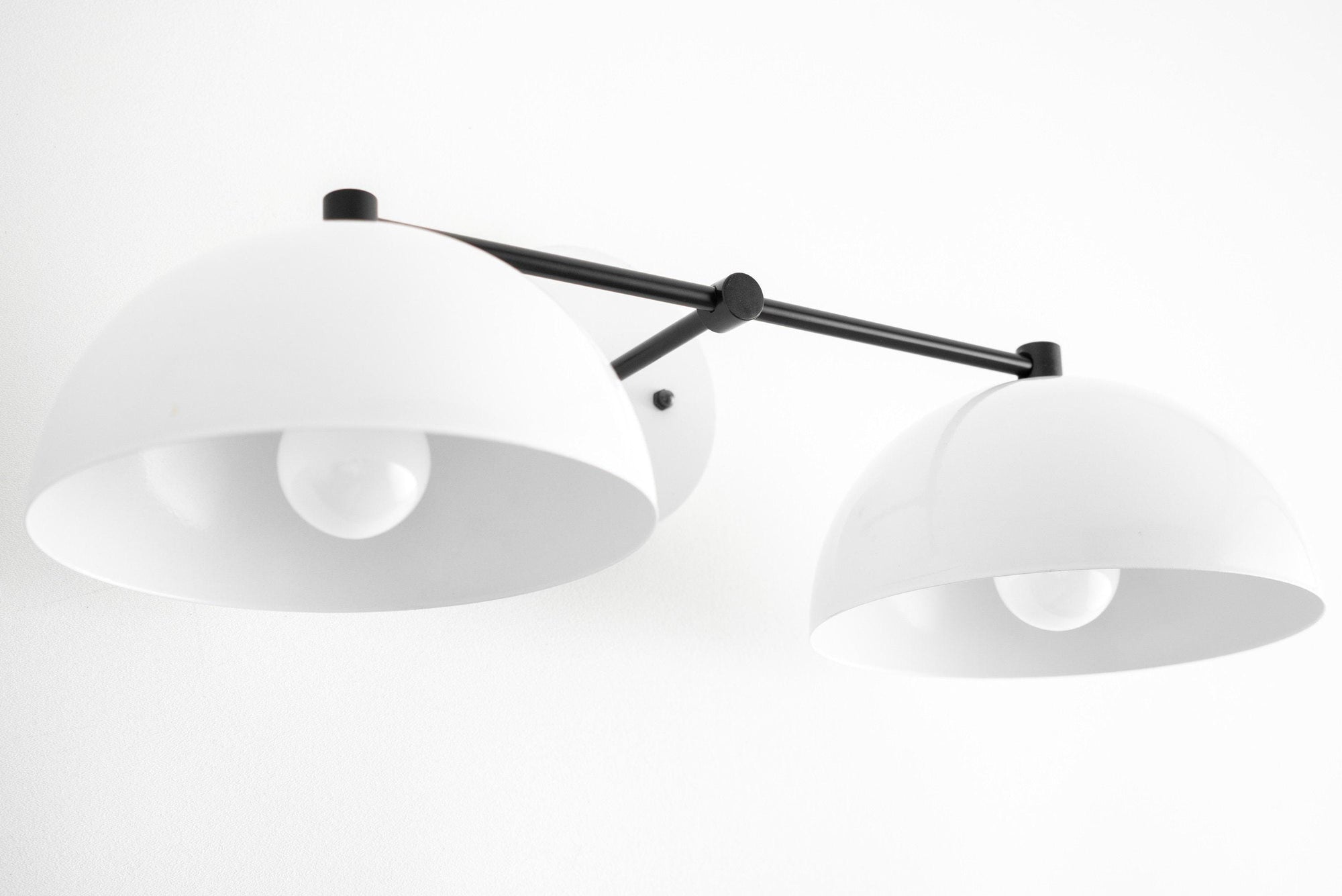 VANITY LIGHT MODEL NO. 1422