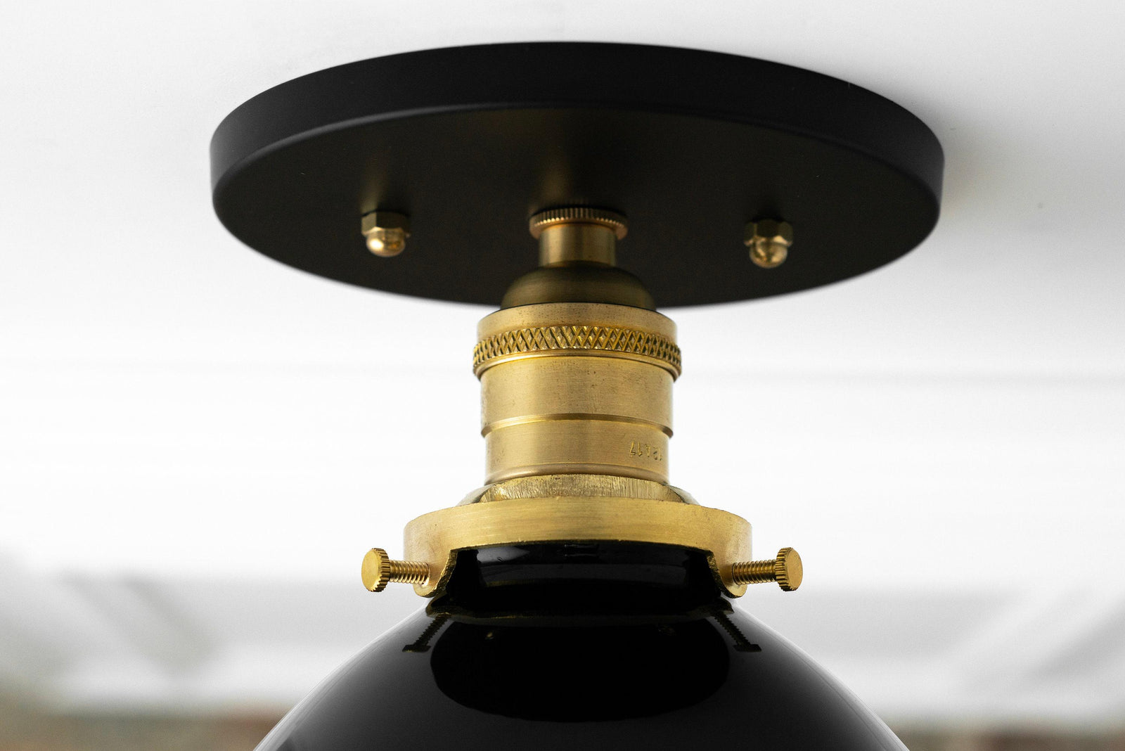 CEILING LIGHT MODEL NO. 7538