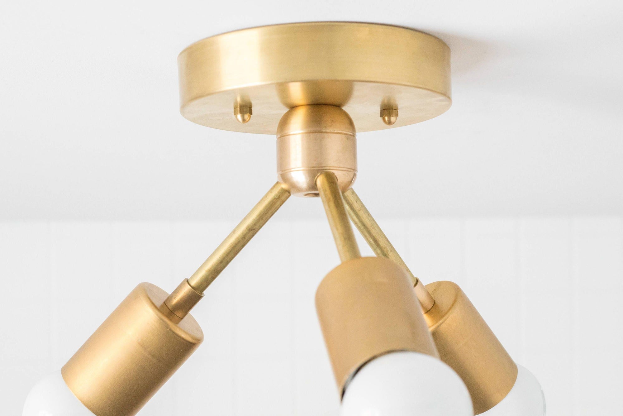 CEILING LIGHT MODEL NO. 6885