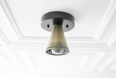 CEILING LIGHT MODEL NO. 8985