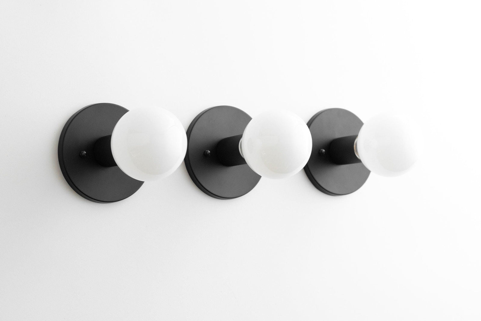 CEILING LIGHT MODEL NO. 2057