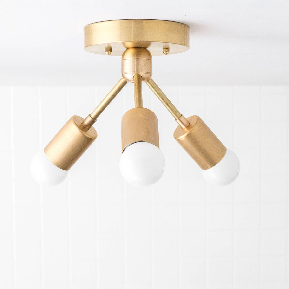 CEILING LIGHT MODEL NO. 6885