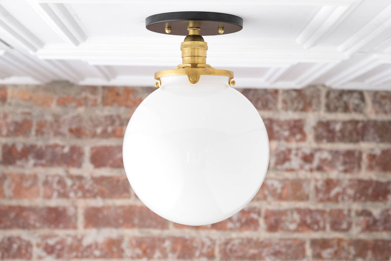 CEILING LIGHT MODEL NO. 1081