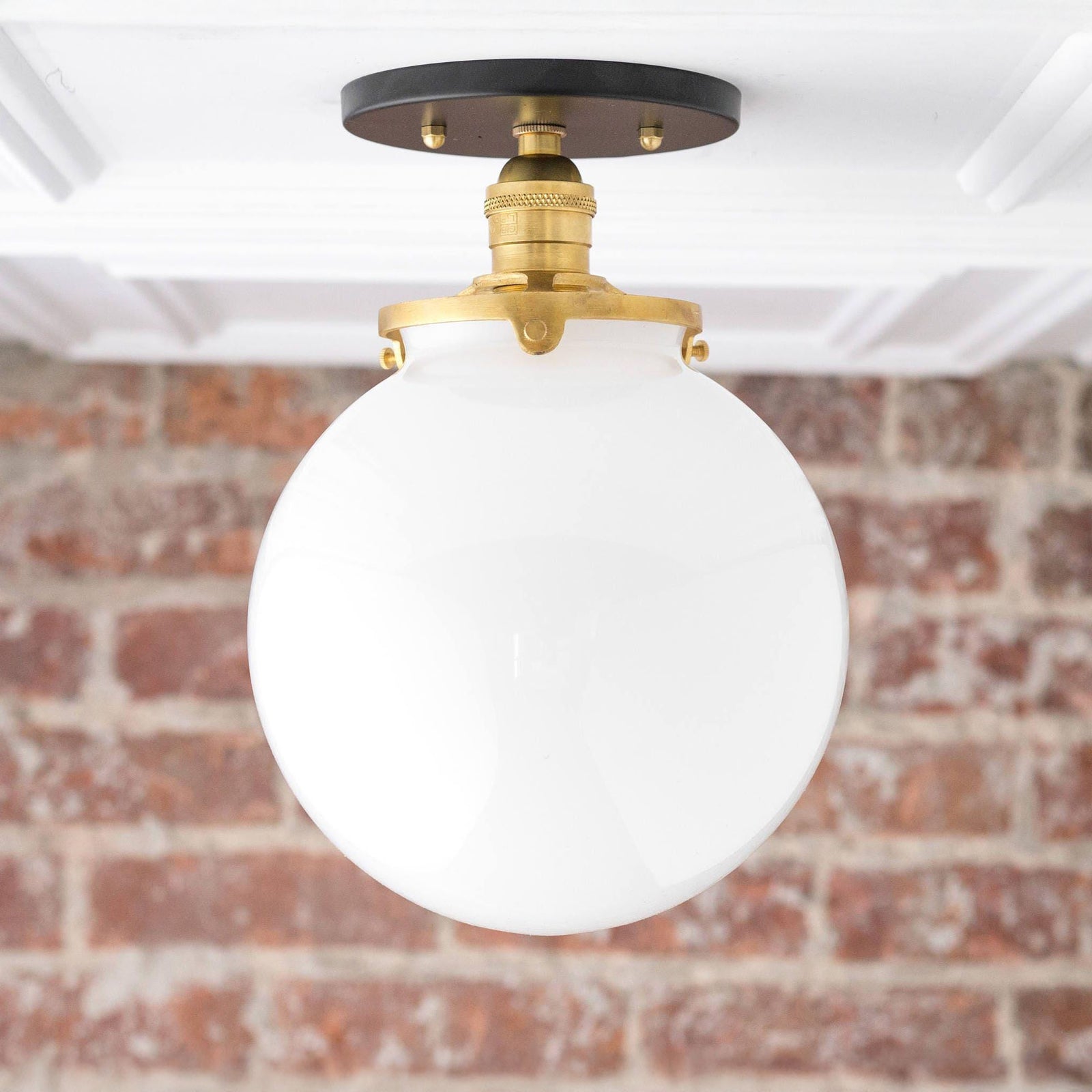 CEILING LIGHT MODEL NO. 1081