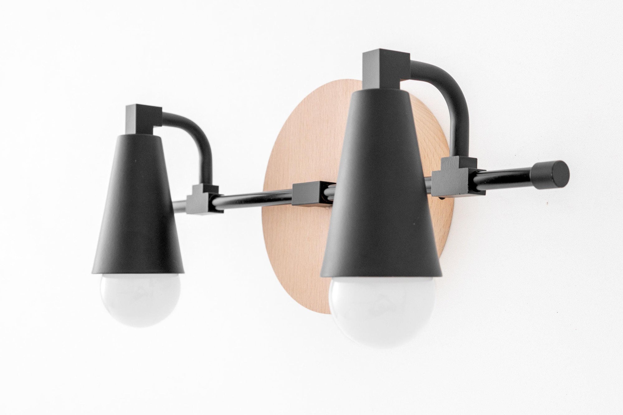 VANITY LIGHT MODEL NO. 1229