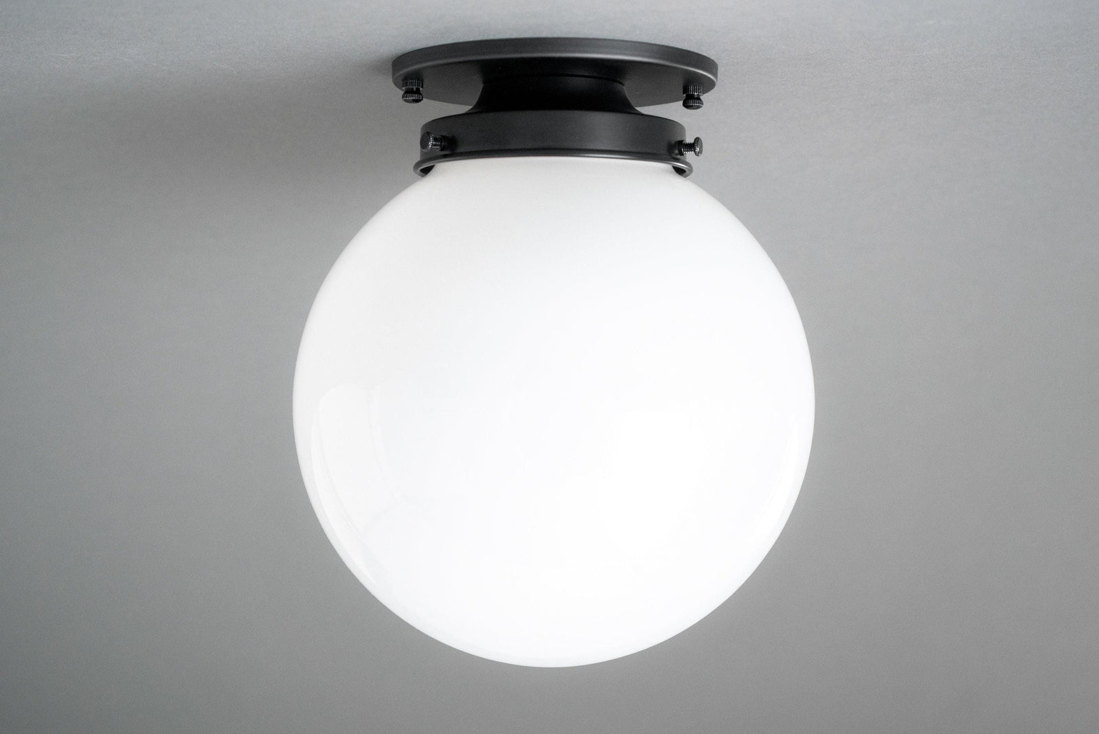 CEILING LIGHT MODEL NO. 5677