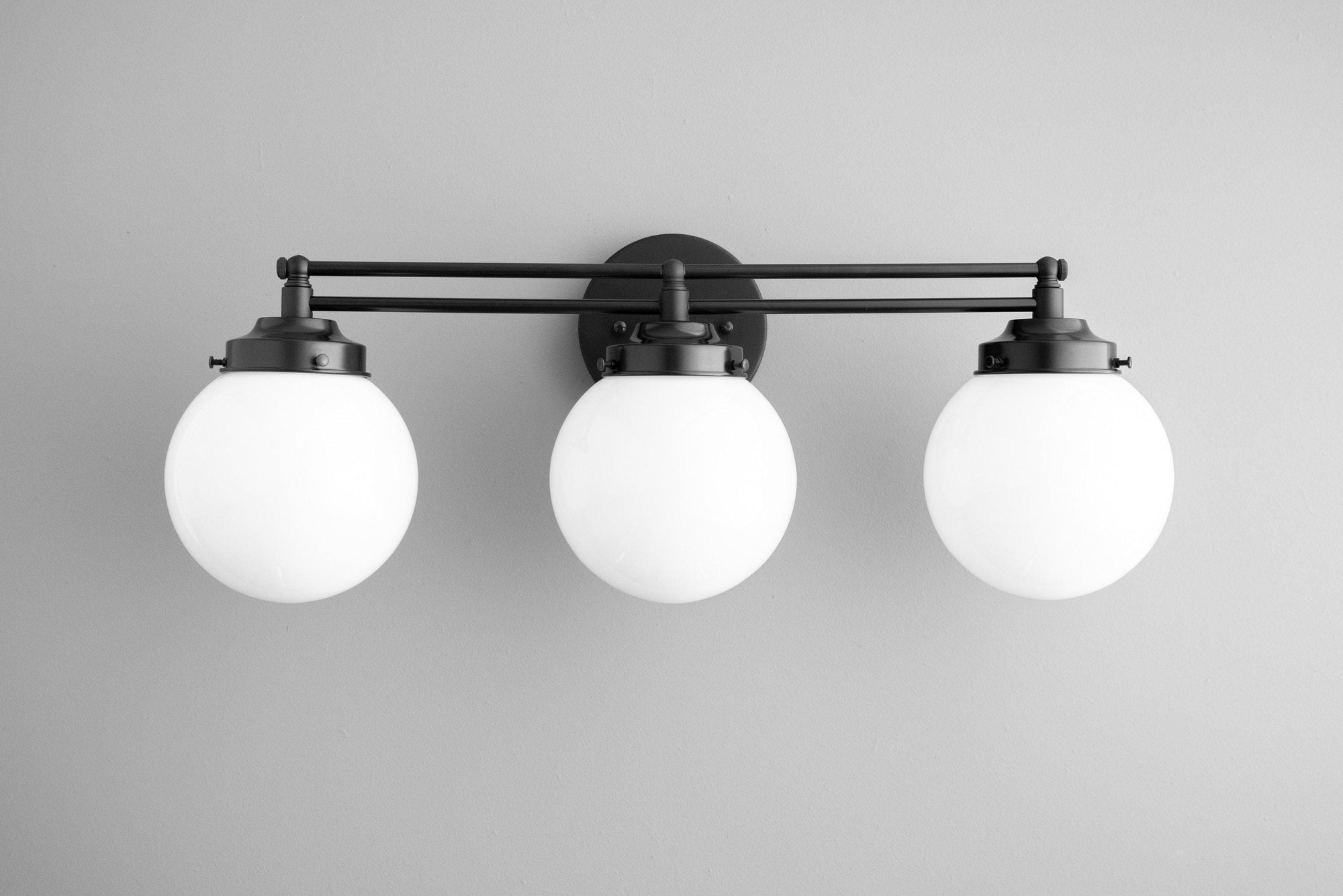 VANITY LIGHT MODEL NO. 2406