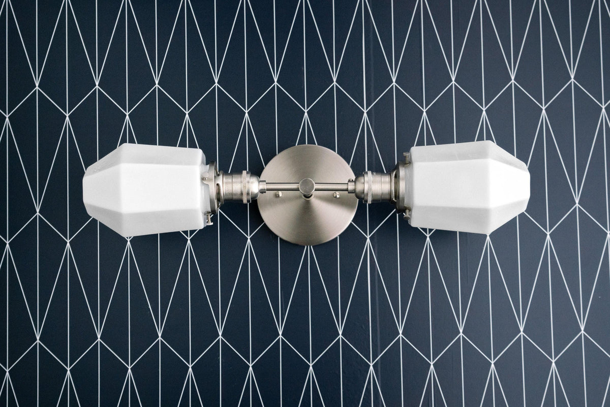 VANITY LIGHT MODEL NO. 6679