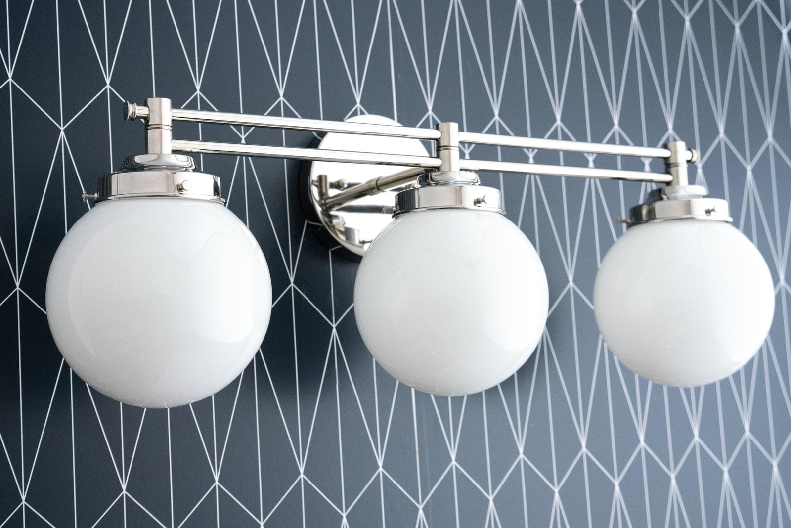 VANITY LIGHT MODEL NO. 2406