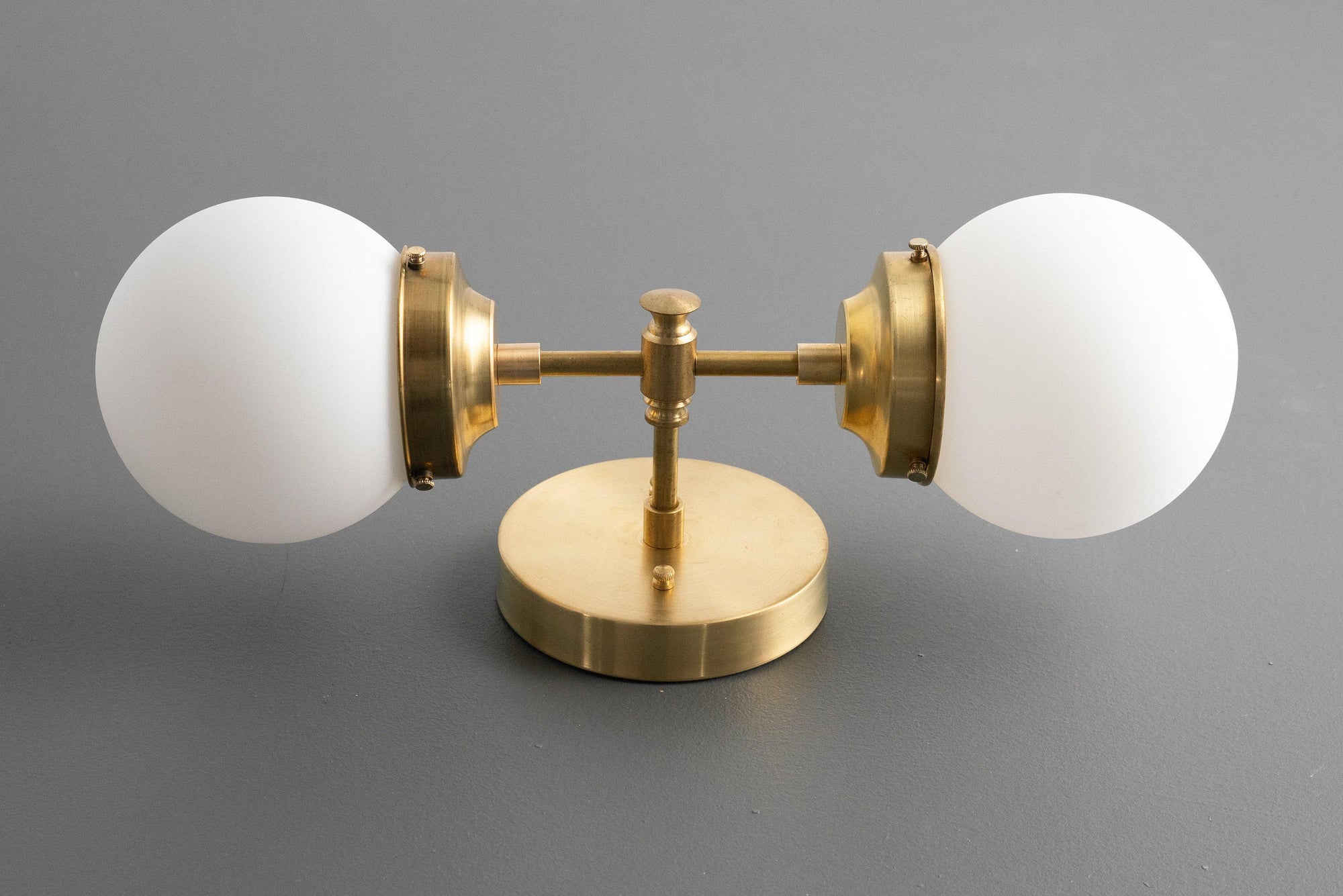 VANITY LIGHT MODEL NO. 2599
