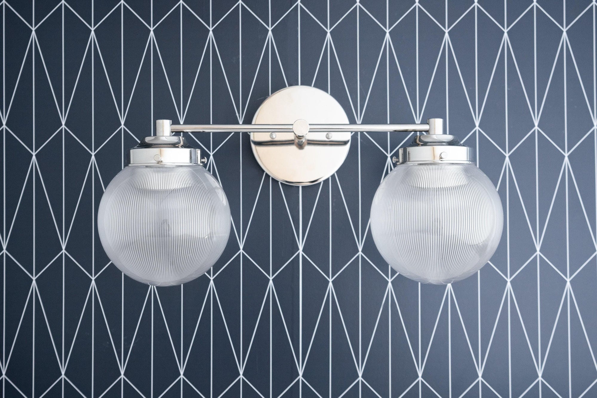 VANITY LIGHT MODEL NO. 4331